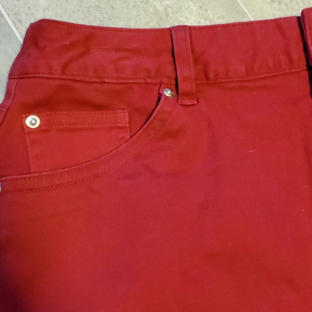 F21 Raw Hem Dark Red Mini Denim Skirt - Picture 4 of 6